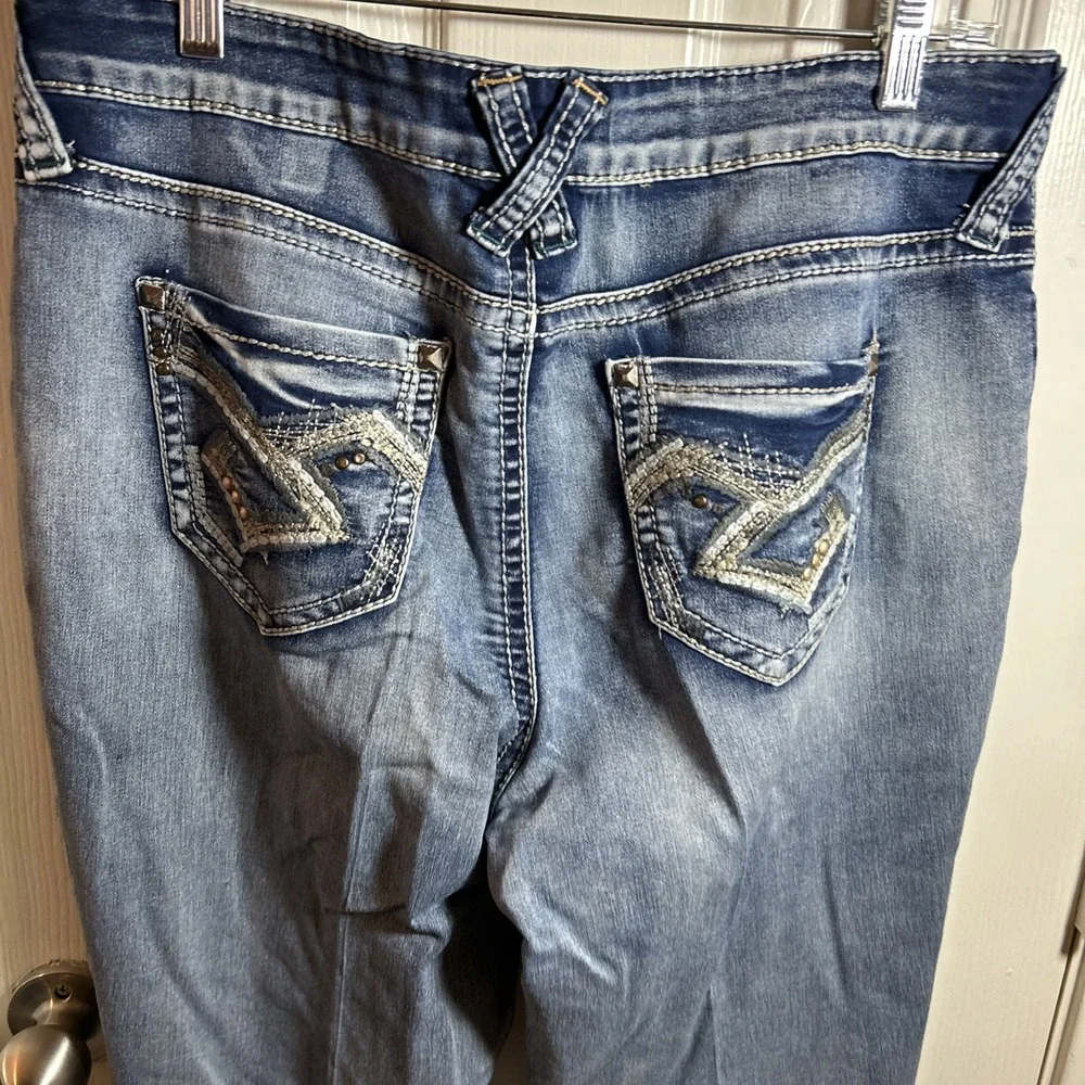 CATO Embroidered Pockets Blue Denim Jeans‎ Size 16W Womens
